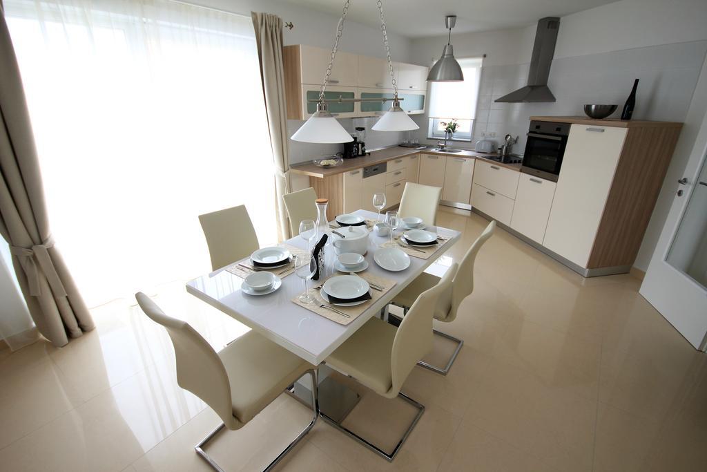 Apartments Villa Mantinela Malinska Værelse billede